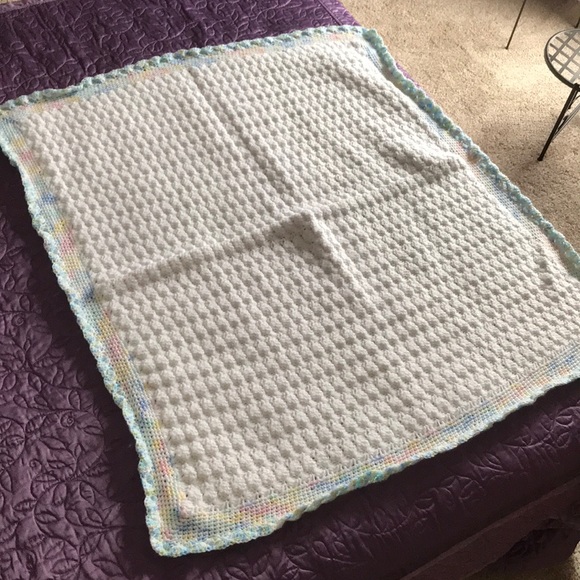Handmade Crotchet Gender Neutral Baby Blanket - Picture 4 of 4